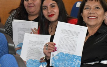 FAMILIAS DE COMITÉ POR NUESTROS HIJOS RECIBIERON ESCRITURAS