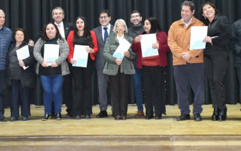 FAMILIAS DE COMITÉ POR NUESTROS HIJOS RECIBIERON ESCRITURAS